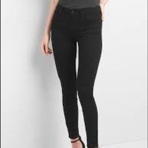 GAP Midrise True Skinny Jeans